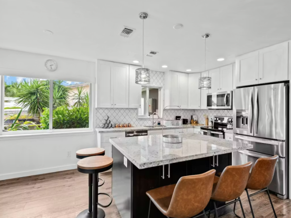 Luxurious Fort Lauderdale River Access with Heated Pool & Kayaks